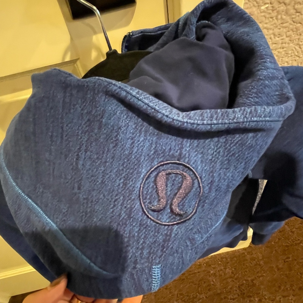 Lululemon zip up - Picture 4 of 4
